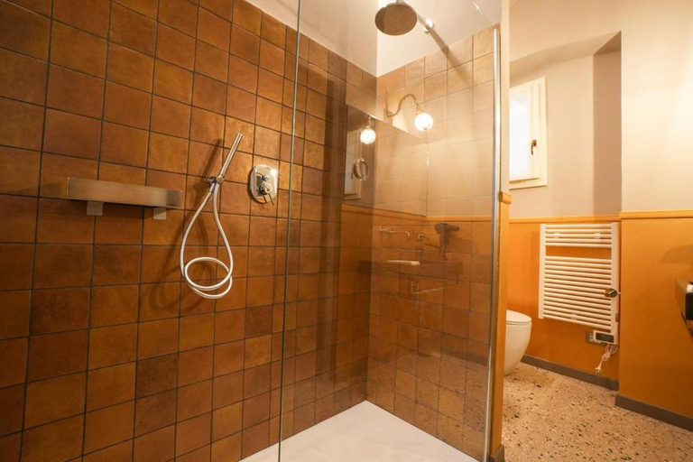 Bathroom 3, Sant'Eufemia 30, Modena