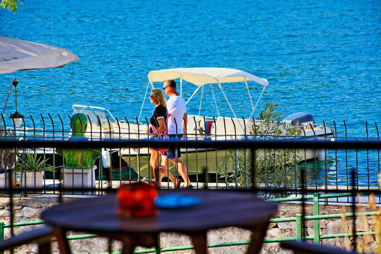 Room 2, Nina Gaios Waterfront Apartment, Ionian Islands