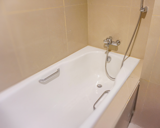 Bathroom 13