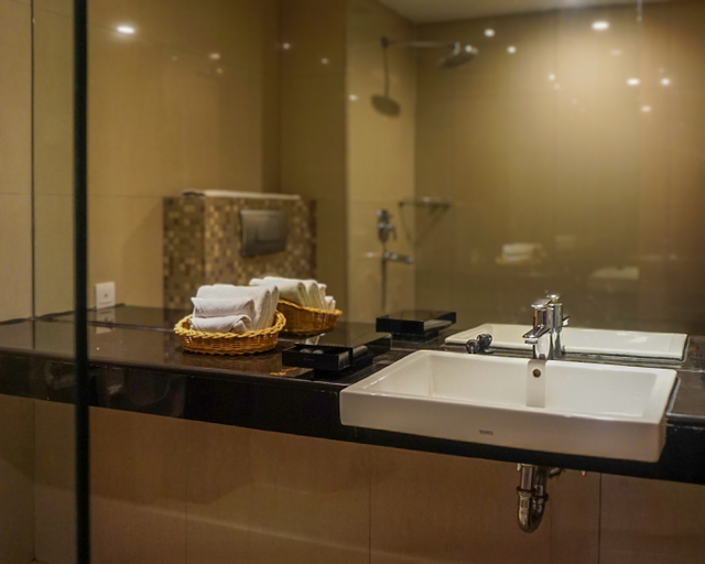 Bathroom 4
