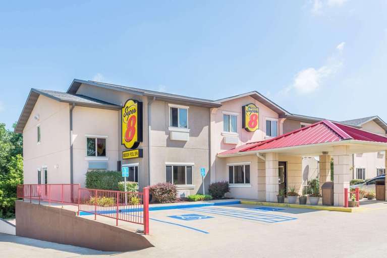 Exterior & Views 2, Super 8 by Wyndham Bloomington University Area, Monroe