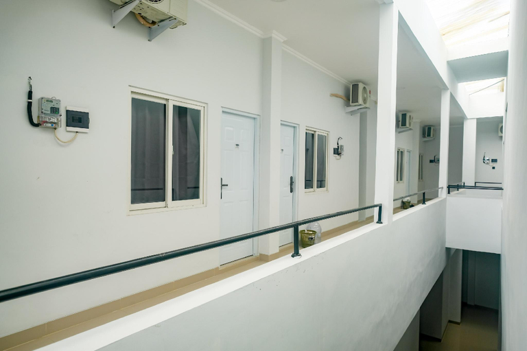 Others 5, RedDoorz near STIE YKPN 3, Sleman