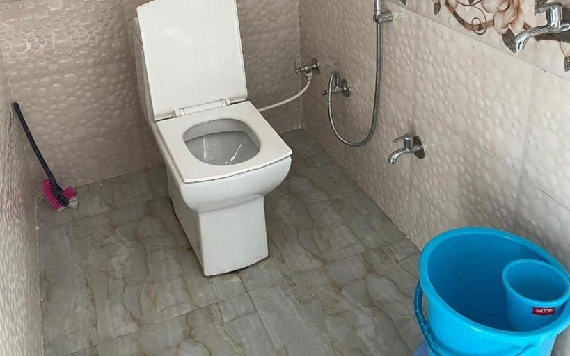 Bathroom 4, Hotel Village Inn by StayApart, Uttarkashi