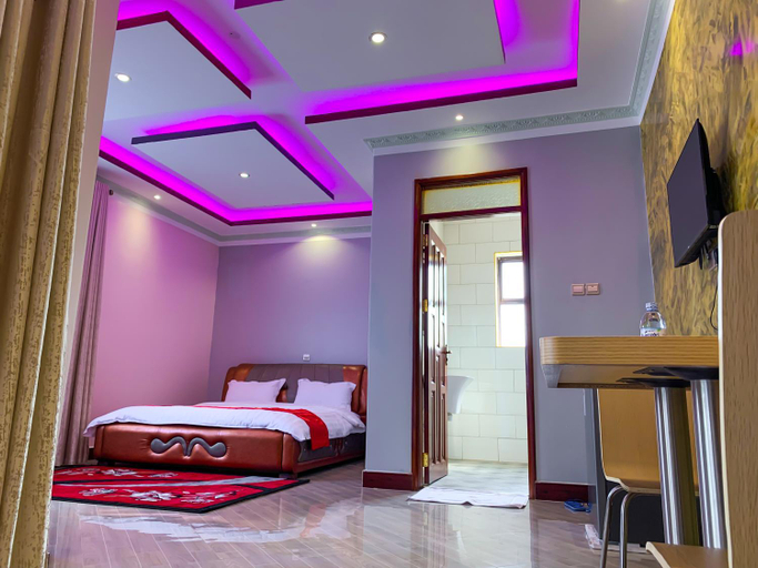 3, Das Berliner Hotel, Busiiro