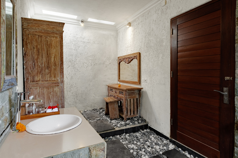 Bathroom 7