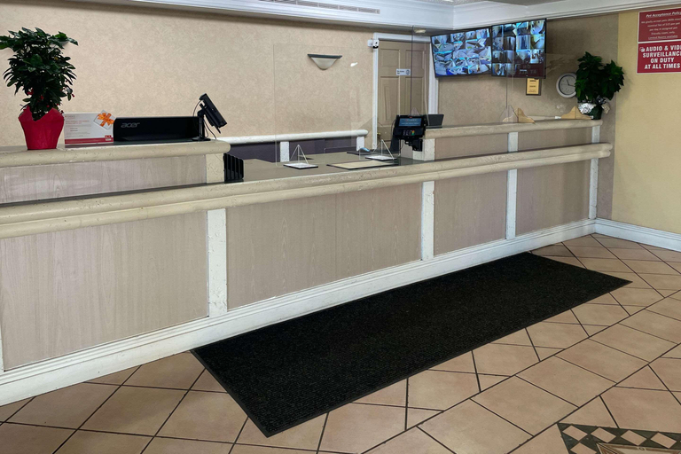 Public Area 2, Econo Lodge Kalamazoo near Wings Stadium, Kalamazoo