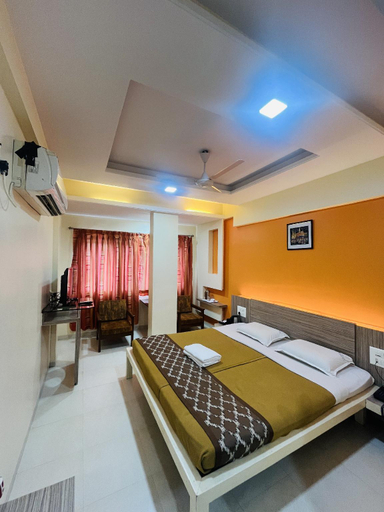 Bedroom 2, Hotel Vivek Ratnagiri, Ratnagiri