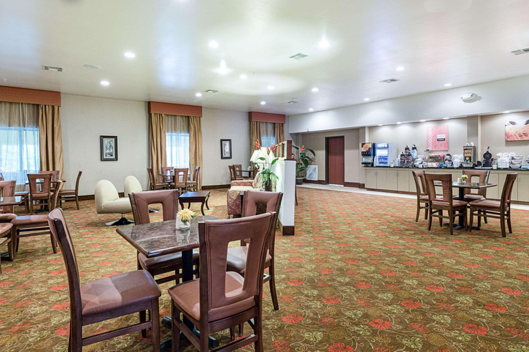 Food & Drinks 5, Comfort Suites, Vernon