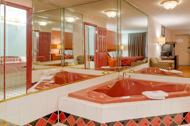 Bathroom 4, Econo Lodge Decatur, DeKalb