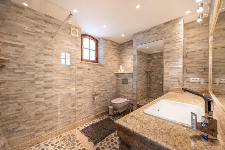 Bathroom 4, Villa Caroubiers Pretty provencal villa with swimming pool, Alpes-Maritimes