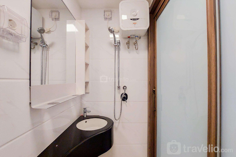 Bathroom 3, High Floor Simply Studio Sky House BSD By Travelio, Tangerang Selatan