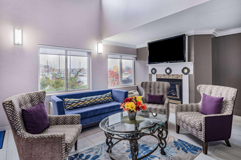 Public Area 2, Baymont by Wyndham Gurnee, Lake