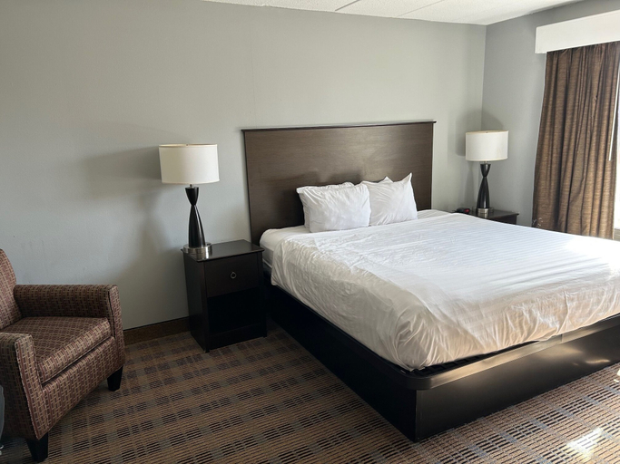 Bedroom 3, AmericInn by Wyndham Ottumwa, Wapello