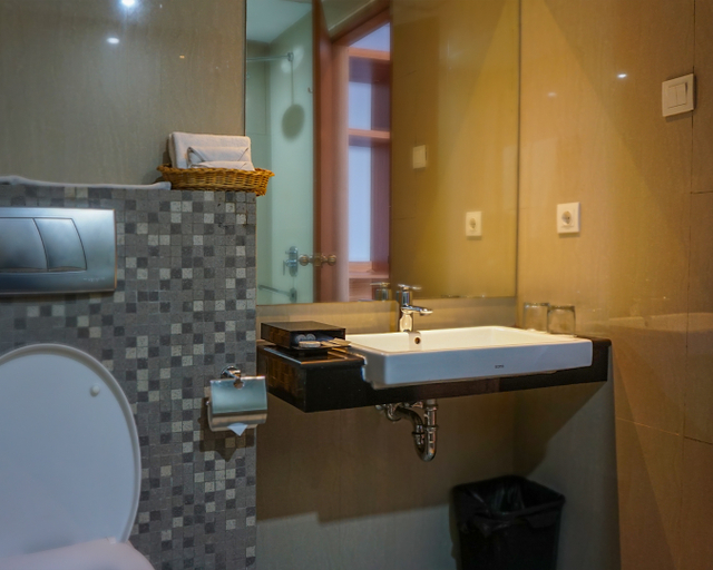 Bathroom 6