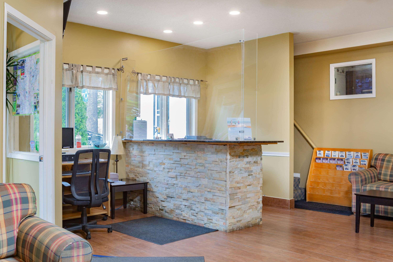 Public Area 2, Travelodge by Wyndham Bracebridge, Muskoka