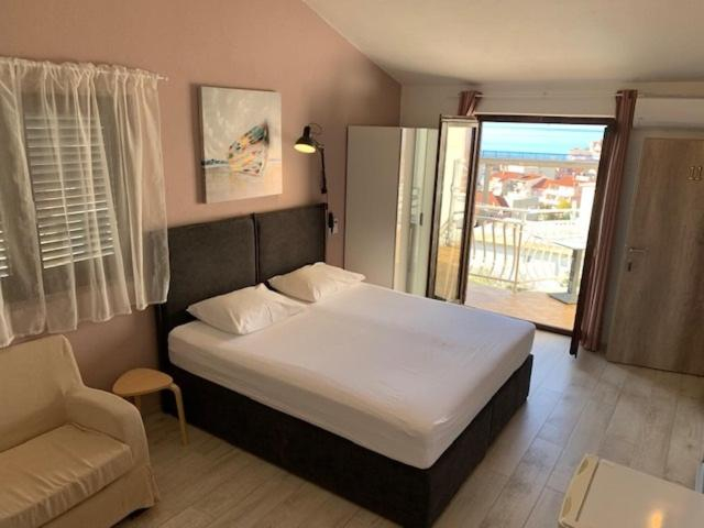 Bedroom 2, Villa Mario, Podgora