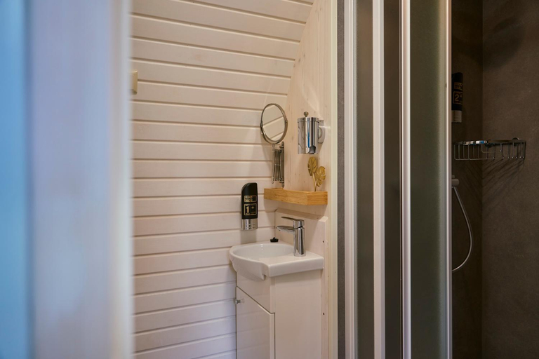 Bathroom 3, Ferienanlage Kirchzarten, Breisgau-Hochschwarzwald