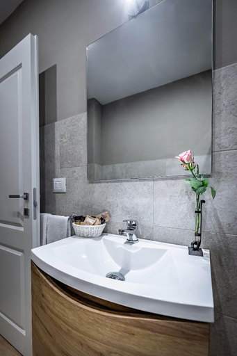 Bathroom 7