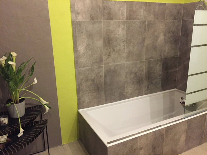 Bathroom 3, Bubble village house, Saint-Joseph