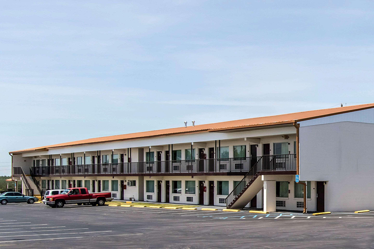 Exterior & Views 2, Econo Lodge Crestview South, Okaloosa