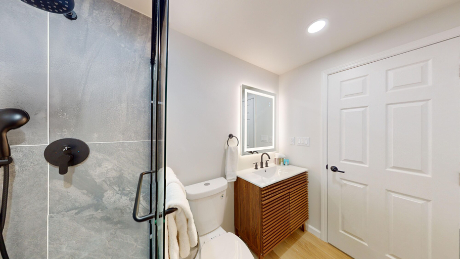 Bathroom 3, The Cape, Cape May