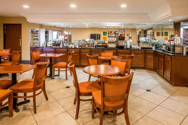 Food & Drinks 5, Econo Lodge Inn & Suites Monroe, Monroe