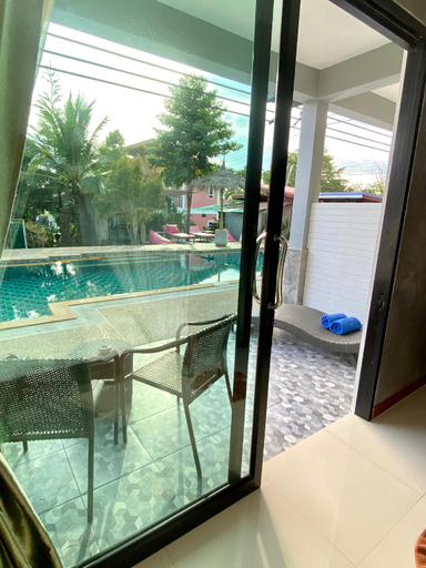 Swimming Pool 2