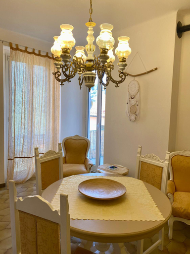 Dining Room 9