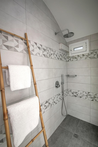 Bathroom 4, Abelonas Retreat-Sunset and Sunrise Lodgins, South Aegean