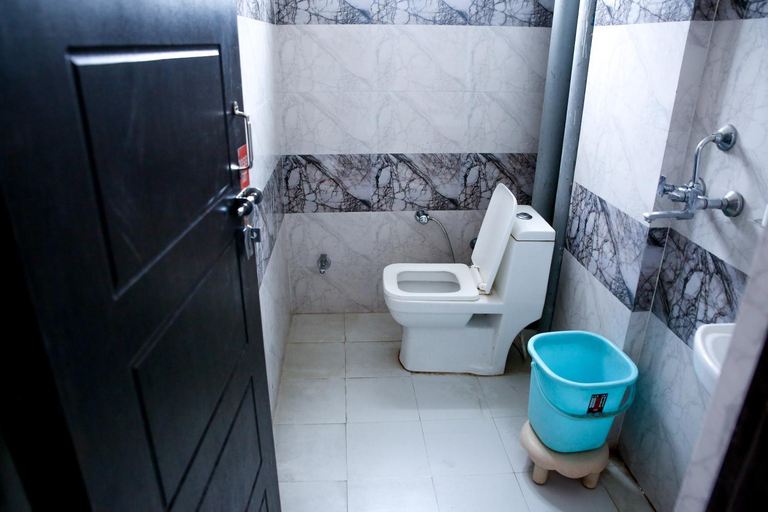 Bathroom 4, hotel Satya, Dehradun