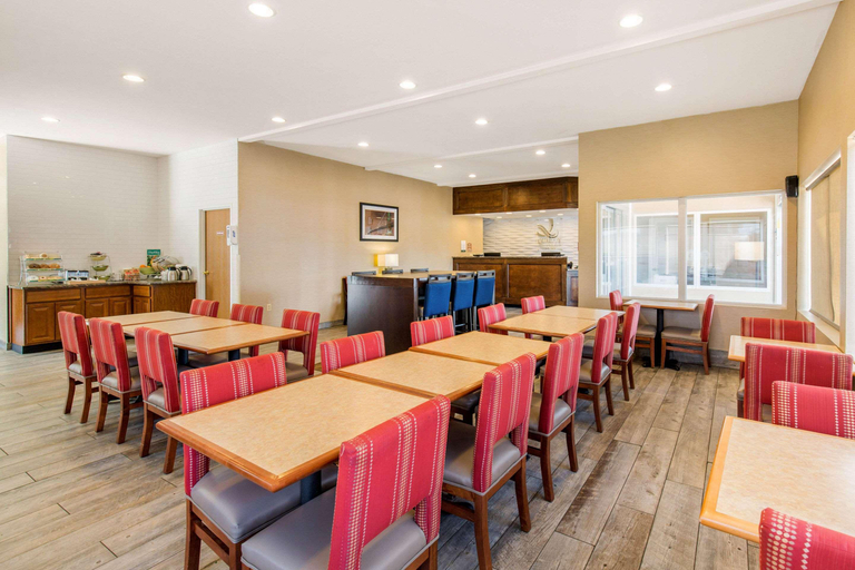 Food & Drinks 5, Quality Inn & Suites Georgetown - Seaford, Sussex
