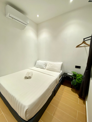 The 6N by Sky Hive Room Type - Double Room