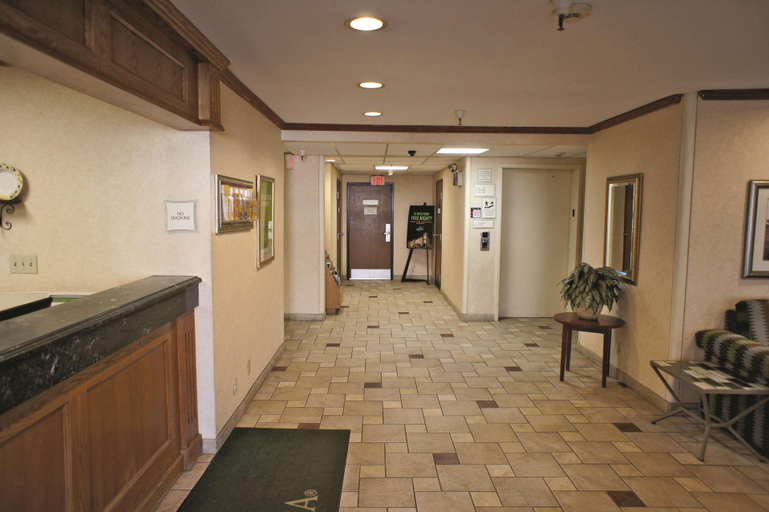 Public Area 3, La Quinta Inn & Suites Cincinnati North, Cincinnati