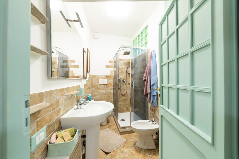 Bathroom 3, Radici Etrusche Sutri, Viterbo