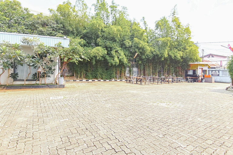 Exterior & Views 2, Rabel Guest House RedPartner, Jakarta Barat