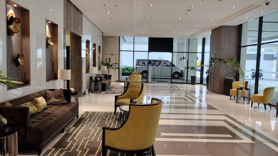4, C2-9B 81 Newport Boulevard near Terminal 3, Pasay City