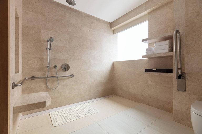 Bathroom 13