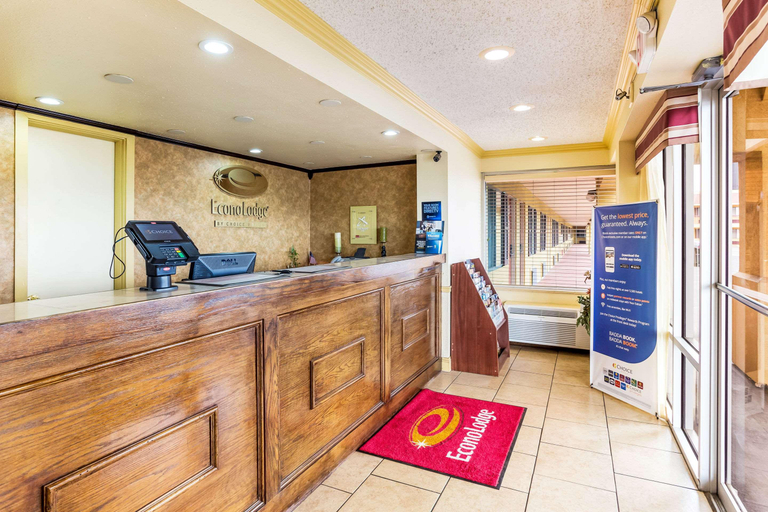 Public Area 2, Econo Lodge McAlester, Pittsburg