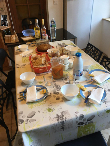 Food & Drinks