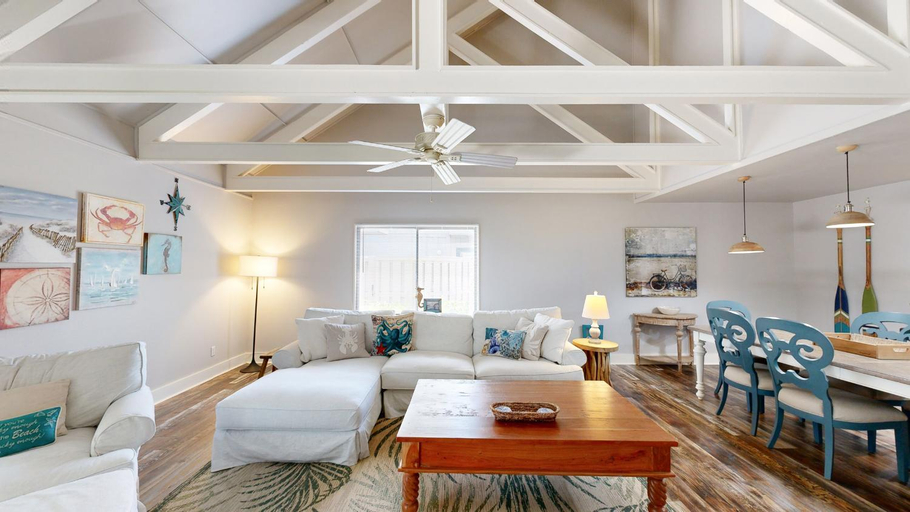 Others 5, 625 Queens Grant, Beaufort