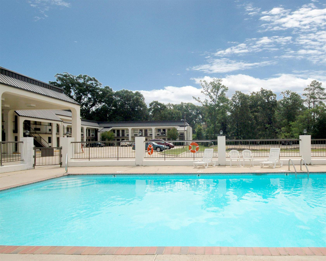 Sport & Beauty 5, Econo Lodge Pearl, Rankin