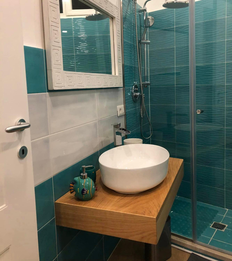 Bathroom 3, Syrene Suites Sorrento, Napoli