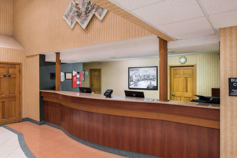 Public Area 2, Super 8 By Wyndham Troy Il/St. Louis Area, Madison