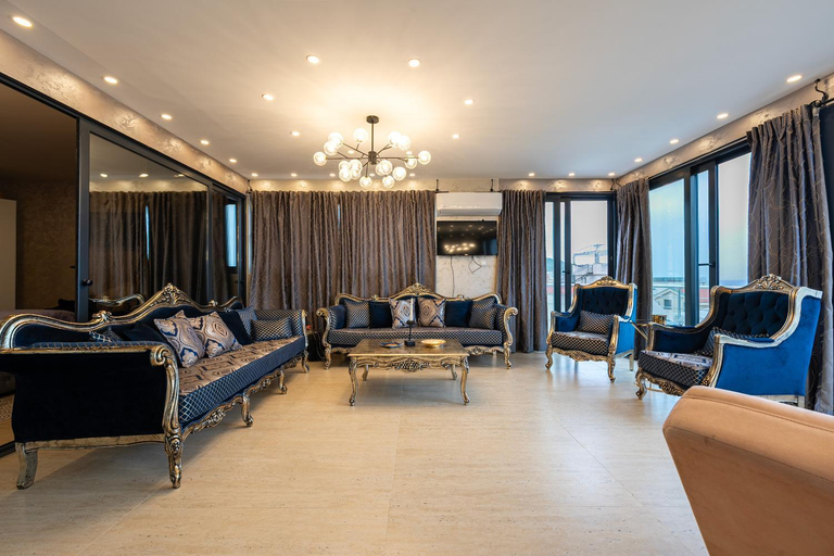 Others 5, Villa Glamour
