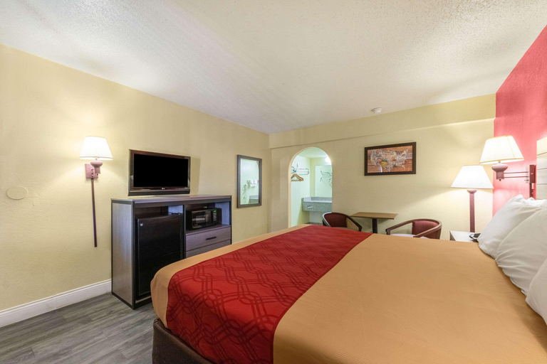 Bedroom 3, Econo Lodge San Marcos University Area, Hays