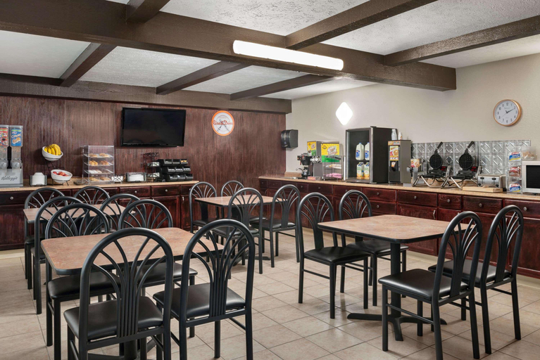 Food & Drinks 5, Howard Johnson by Wyndham Appleton, Outagamie