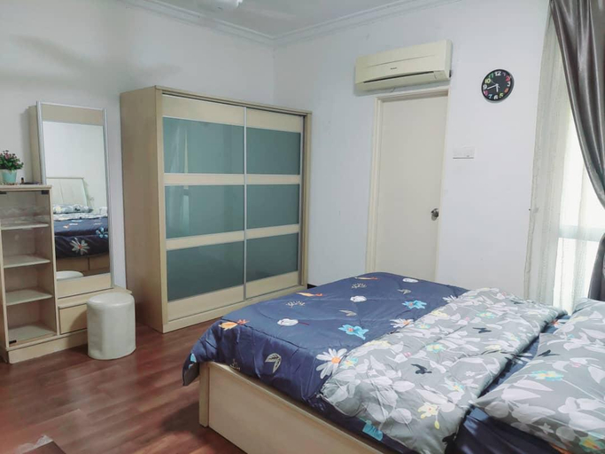 Bedroom 2, SAFIYA Roomstay Vista Alam, Shah Alam