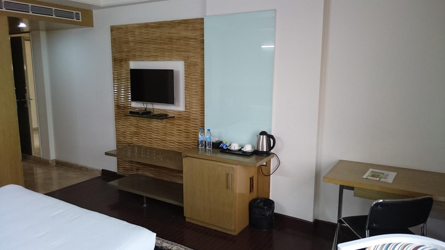 Bedroom 3, Rosewood International Hotel, Bangalore