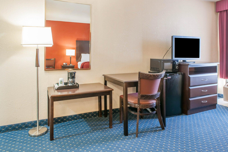 Exterior & Views 2, Quality Inn Seymour I-65, Jackson