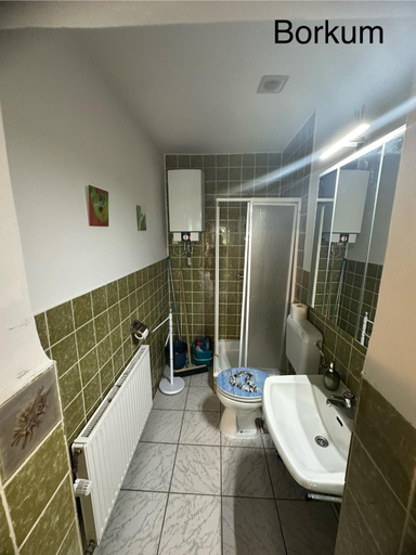Bathroom 3, Haus Tunix, Wesermarsch